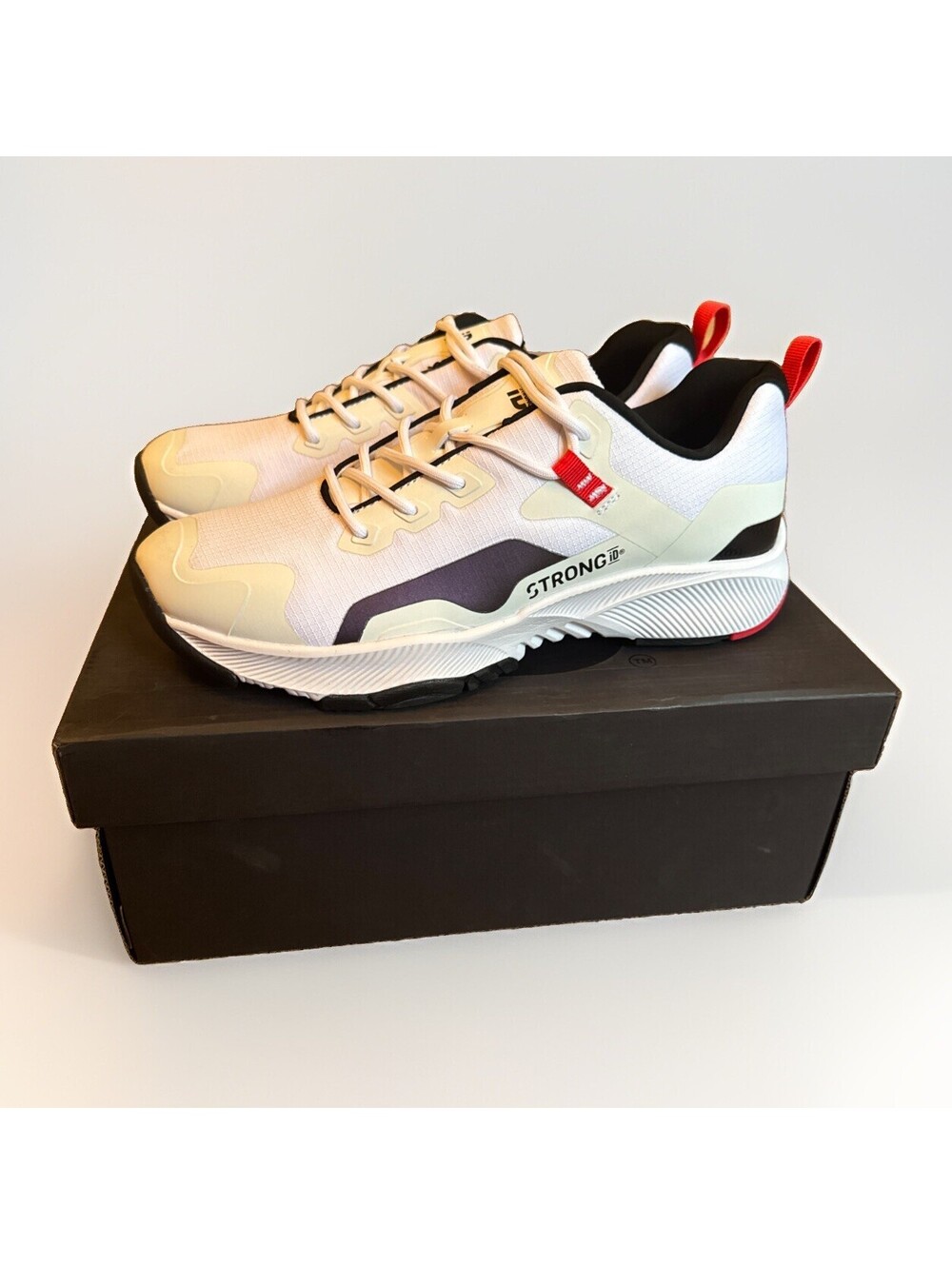 New In Box Strong ID Train Lo Zumba White Shoes Women’s 11 S1F000004